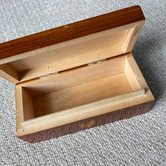 Soviet 1990s Box Wooden box Inlaid wood box History vintage Item Russian wood bo - Picture 2 of 7